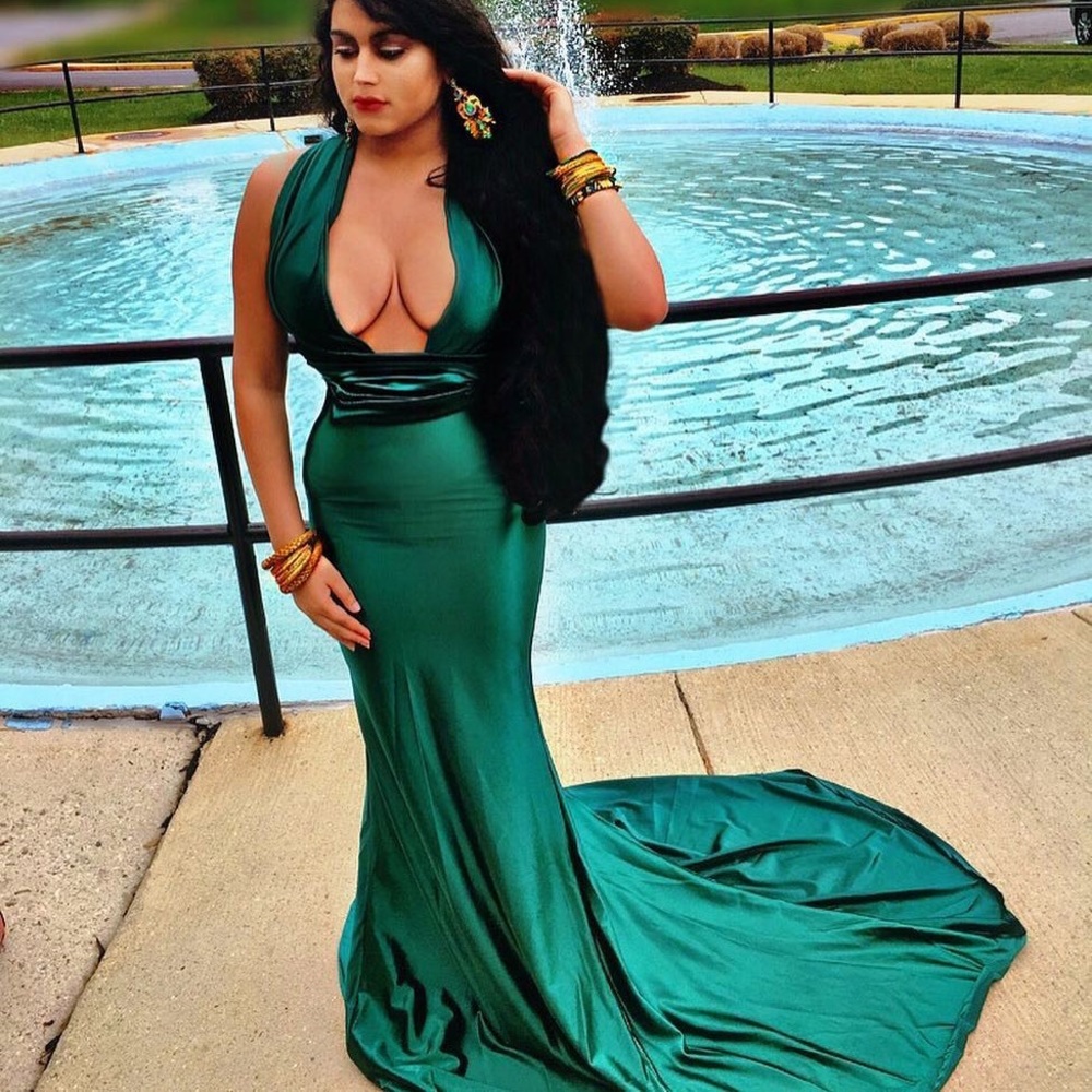 QUEEN Multi-Strap Emerald Green Mermaid Gown
